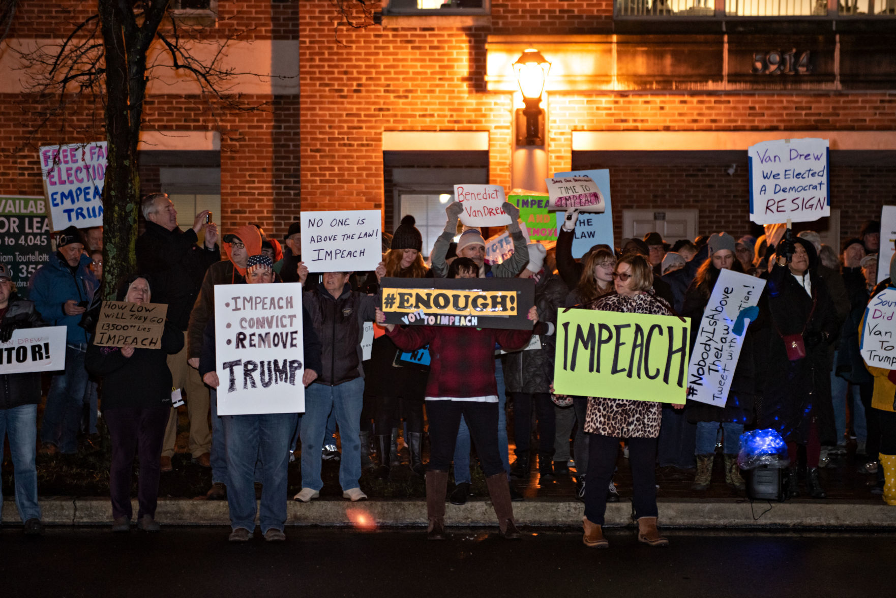 121819_nws_protest